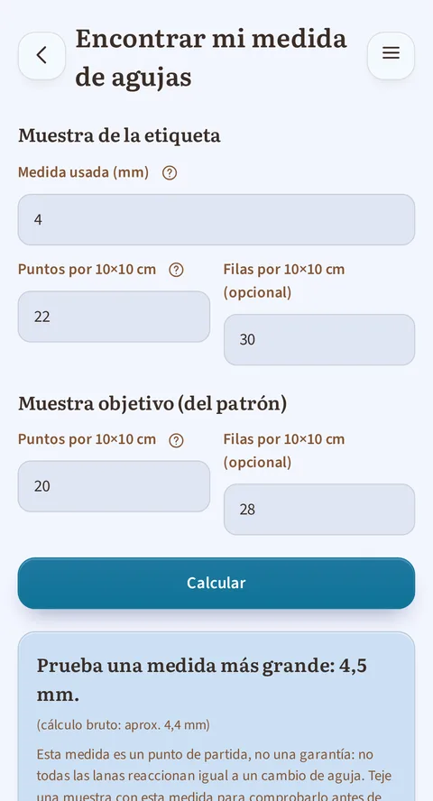 Encontrar mi medida de agujas con los campos rellenados: Muestra de la etiqueta indica 4 mm, 22 puntos y 30 filas por 10×10 cm, Muestra objetivo 20 y 28, y la respuesta Prueba una medida más grande: 4,5 mm.