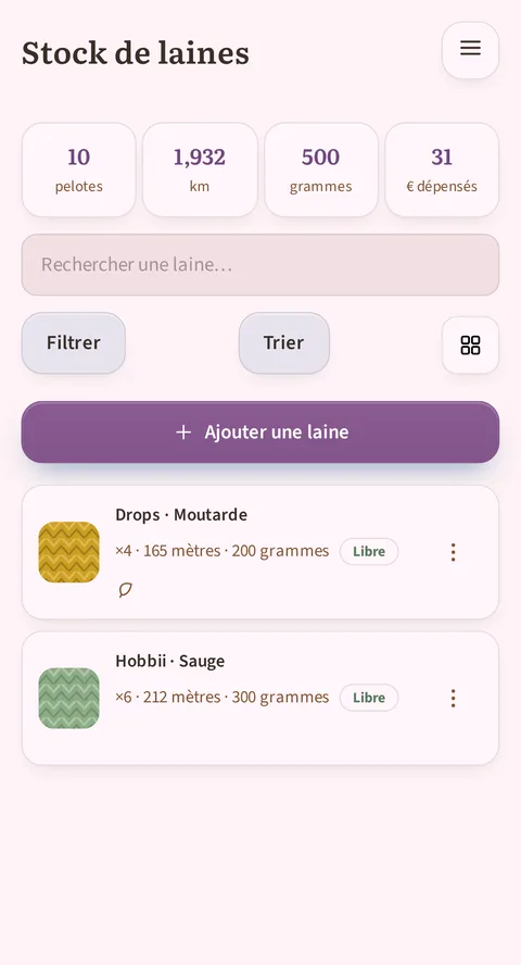 10 pelotes, 1,932 km, 500 grammes et 31 € dépensés en tête, le champ Rechercher une laine… et les boutons Filtrer et Trier, puis Drops · Moutarde, ×4 · 165 mètres · 200 grammes, marquée d'une petite feuille, et Hobbii · Sauge, ×6 · 212 mètres · 300 grammes, toutes deux libres